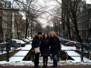 Tiffany, Ania & I burned some calories keeping warm in the cold!